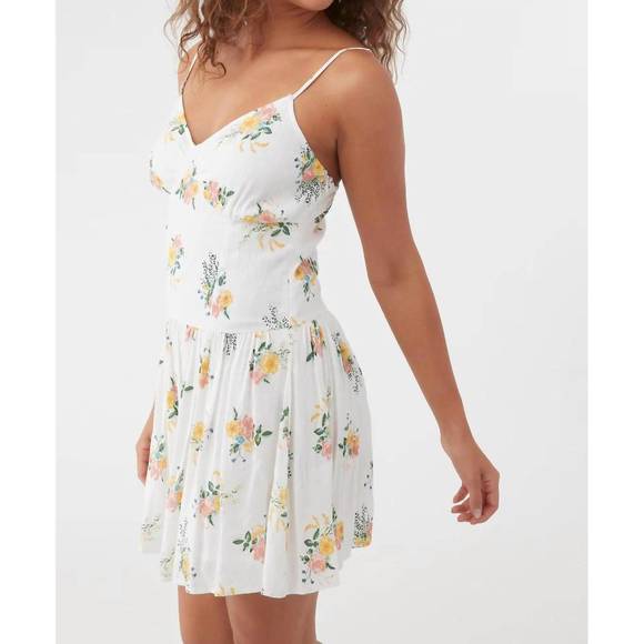 NEW O'NEILL slade dress in white - Picture 4 of 5